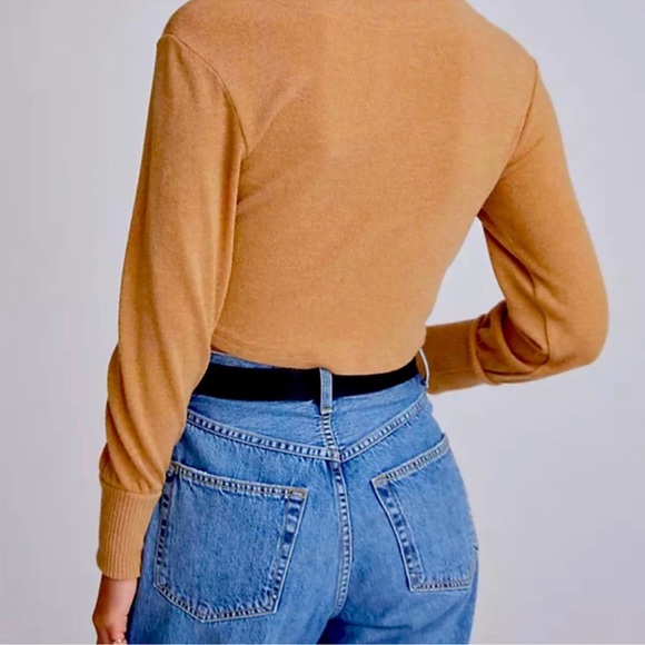 By anthropology Tan Cropped V-Neck Long Sleeves Sweater Size L - Picture 2 of 9